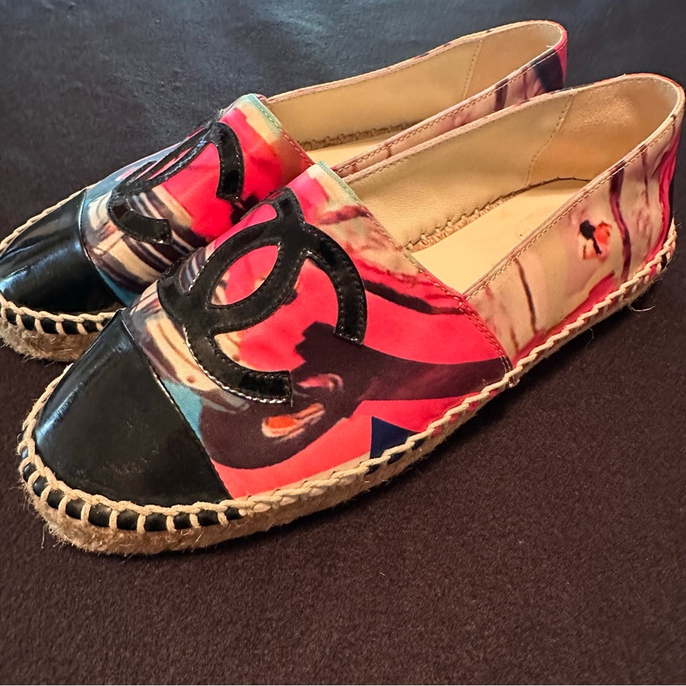 Chanel Multicolor Crepe Patent Leather Espadrille Excellent Condition CC Logo